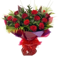 12 Deluxe Gran Prix Red Roses